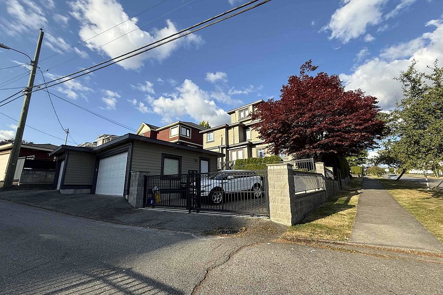 7689 Jasper Crescent Vancouver, BC - 4