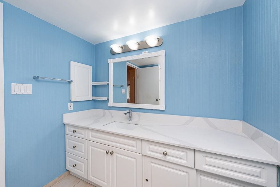 211 2101 Mcmullen Avenue Vancouver, BC - 24