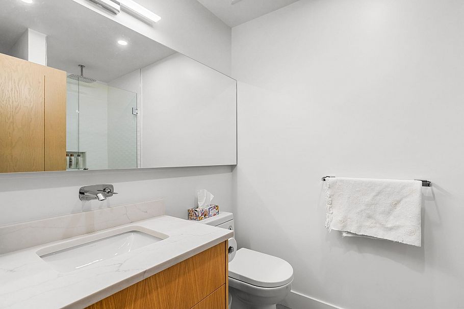 7353 Yew Street Vancouver, BC - 36