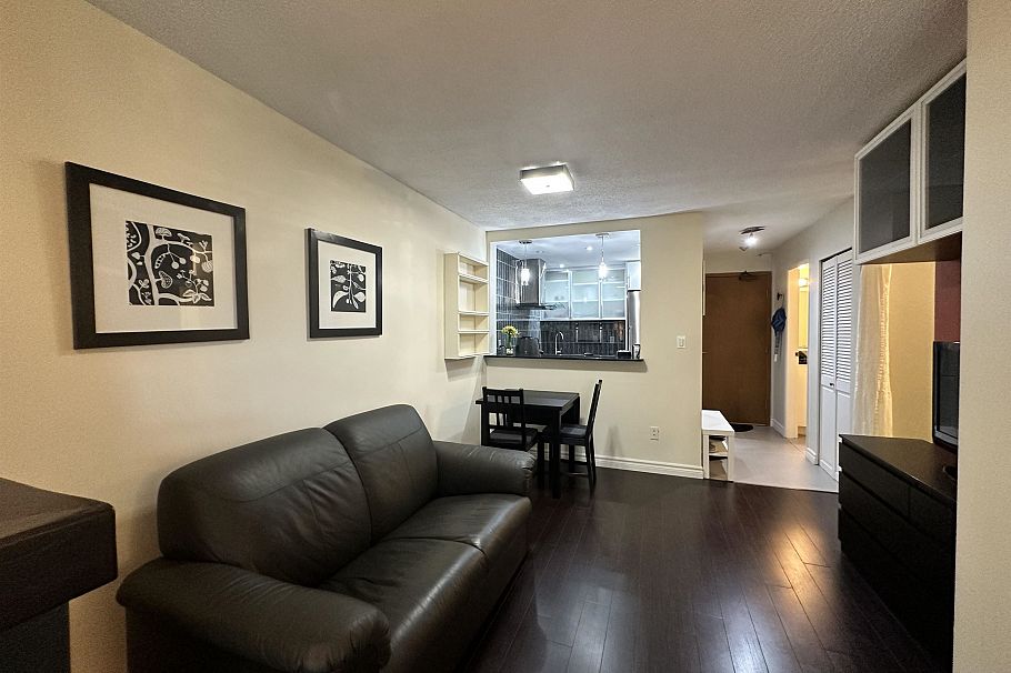 318 2320 W 40th Avenue Vancouver, BC - 9