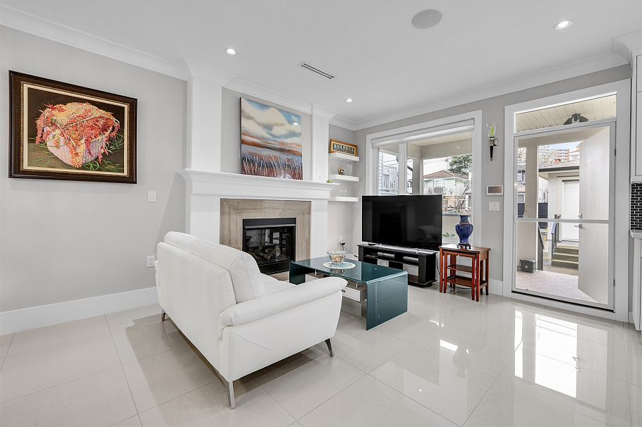 3933 Union Street Burnaby, BC - 12