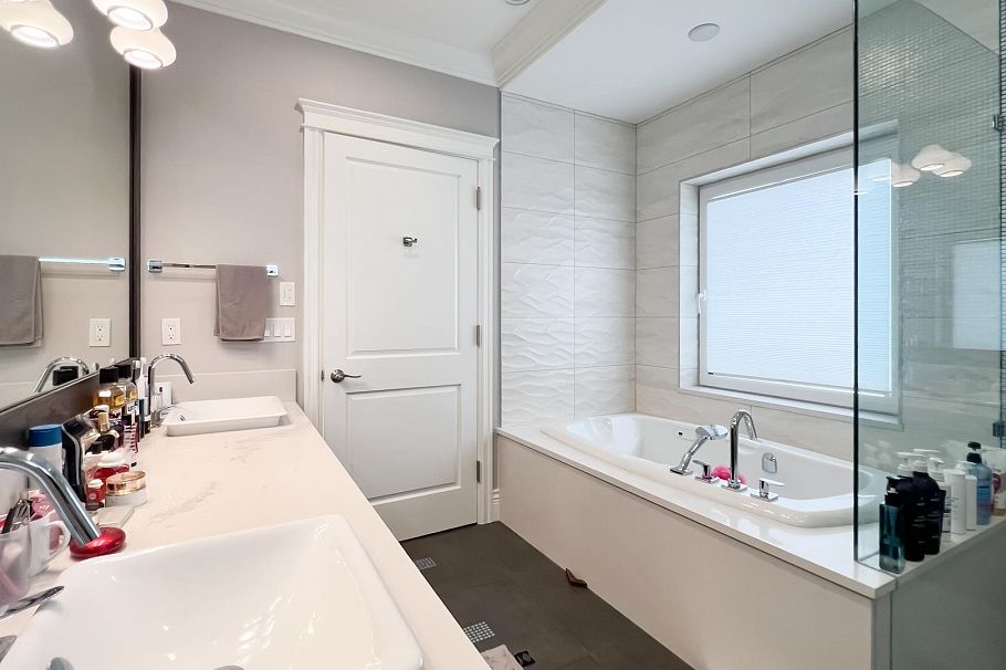 2071 W 36th Avenue Vancouver, BC - 11