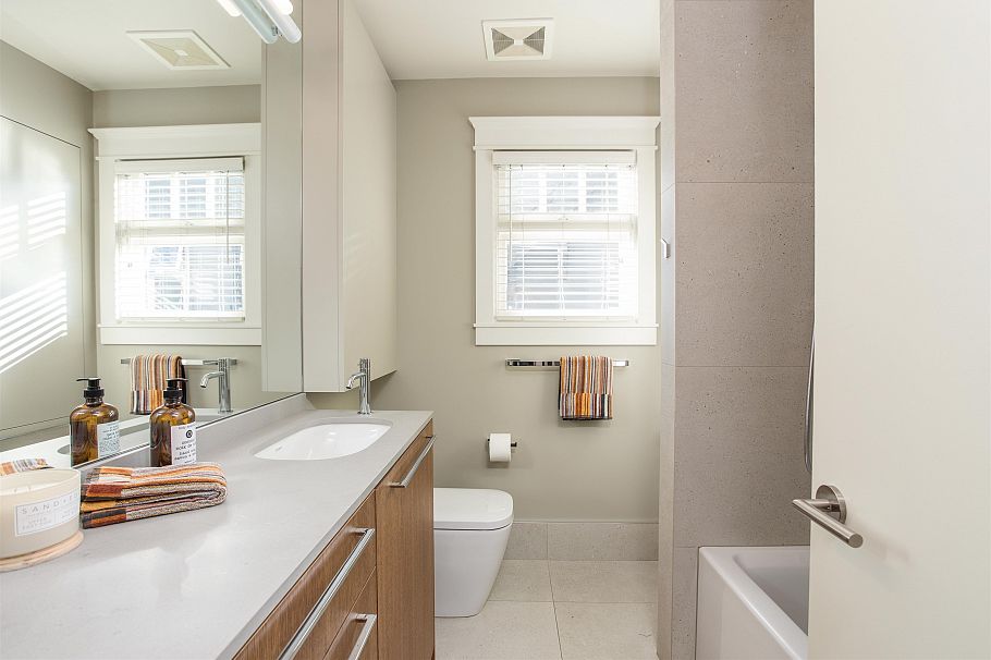 3242 W 3rd Avenue Vancouver, BC - 28