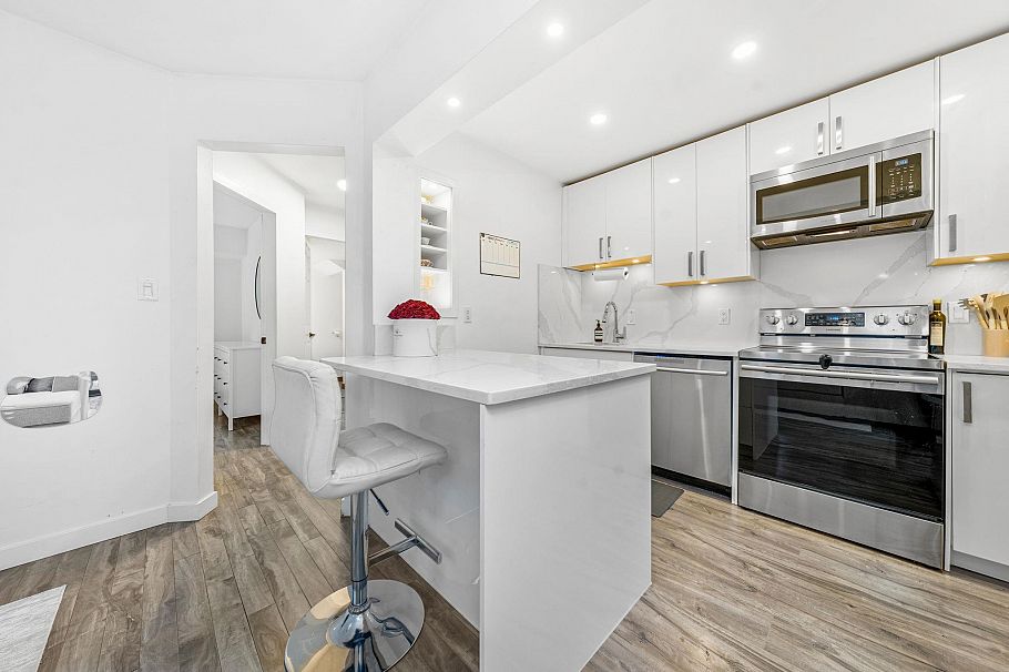 4869 Capilano Road North Vancouver, BC - 24