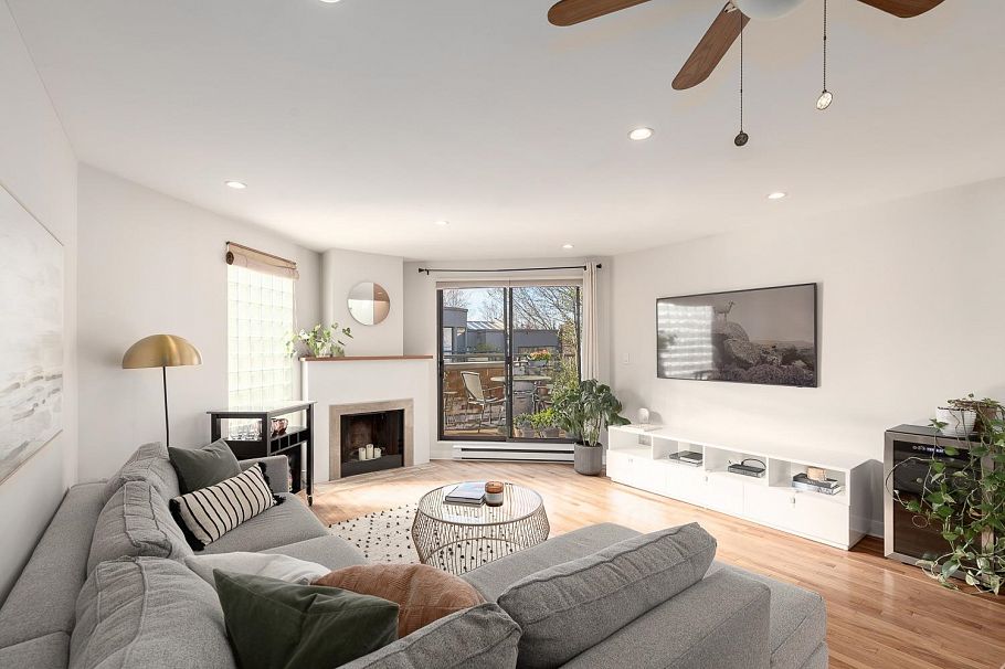 10 766 W 7th Avenue Vancouver, BC - 1