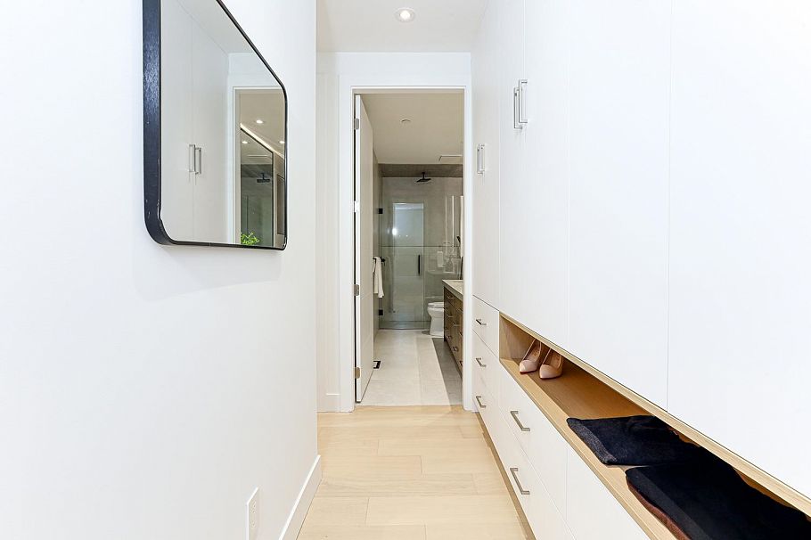 2 944 E 13 Avenue Vancouver, BC - 14