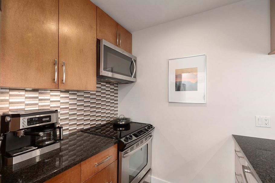 10 766 W 7th Avenue Vancouver, BC - 11