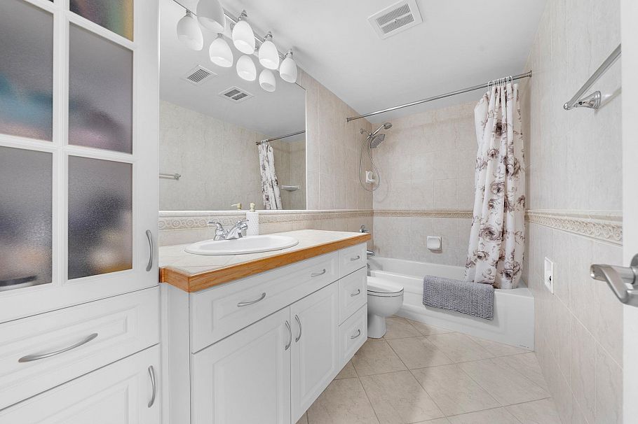 1001 Old Lillooet Road North Vancouver, BC - 27