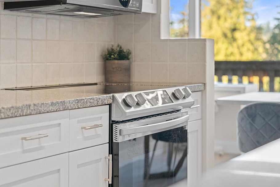 1001 Old Lillooet Road North Vancouver, BC - 18