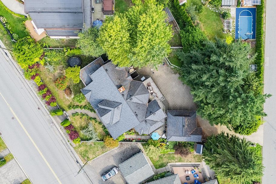 3582 Edgemont Boulevard North Vancouver, BC - 6