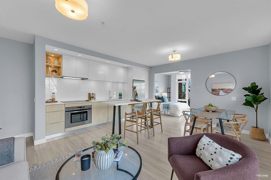 207 111 E 3rd Street North Vancouver, BC - 3