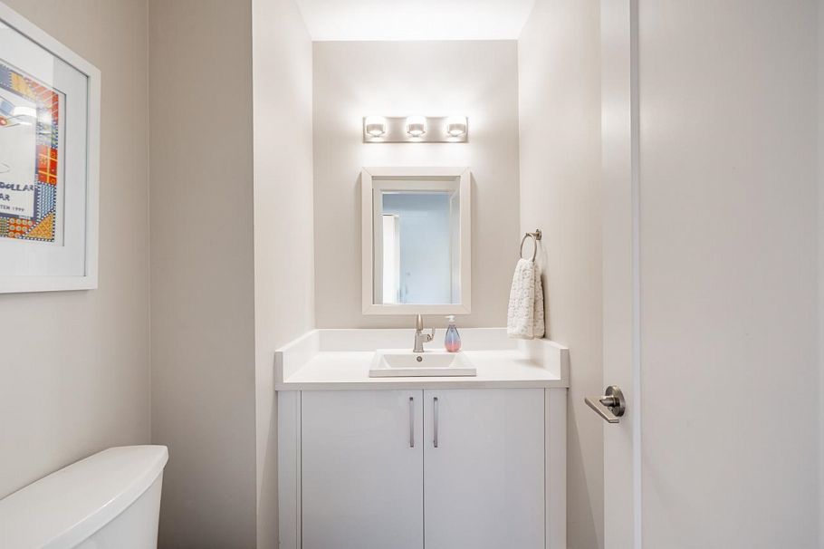 2076 Purcell Way North Vancouver, BC - 16