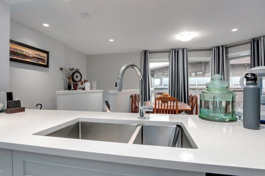 304 3711 Delbrook Avenue North Vancouver, BC - 6