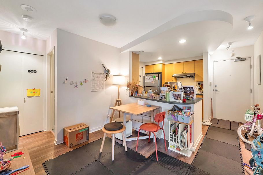 1001 1009 Expo Boulevard Vancouver, BC - 15