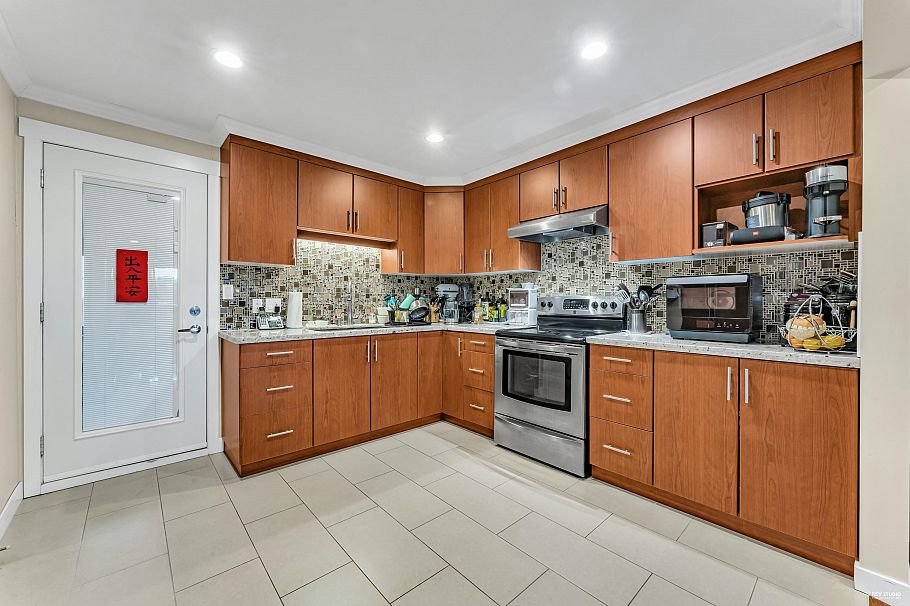 3951 Slocan Street Vancouver, BC - 8