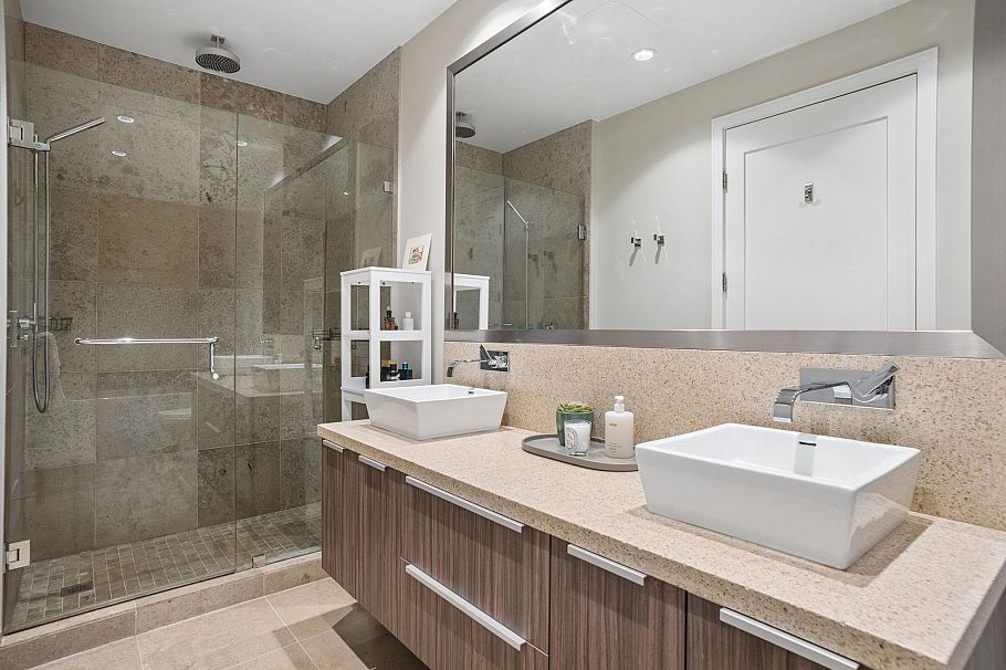 102 128 Athletes Way Vancouver, BC - 23