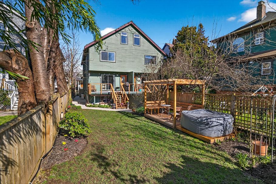 1764 Graveley Street Vancouver, BC - 23