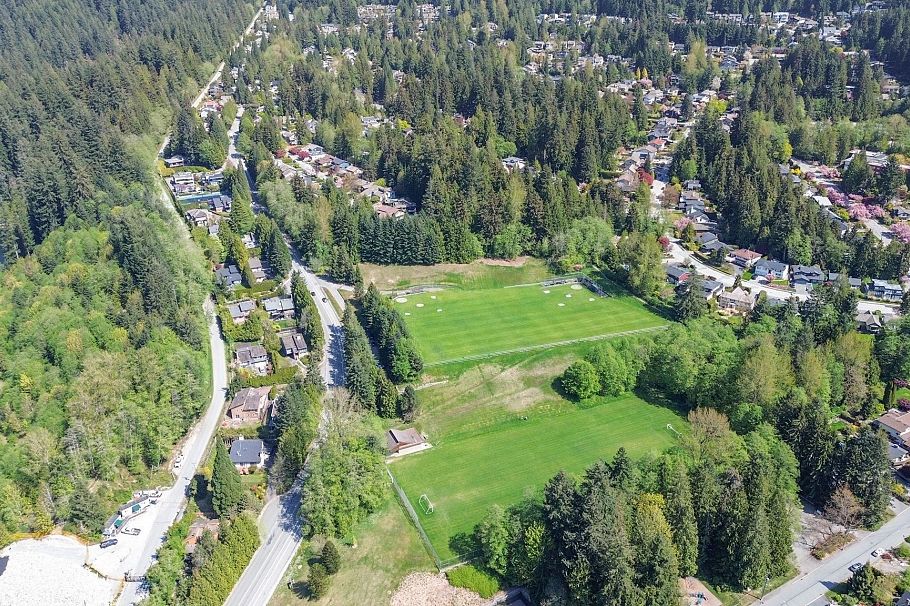 4869 Capilano Road North Vancouver, BC - 37