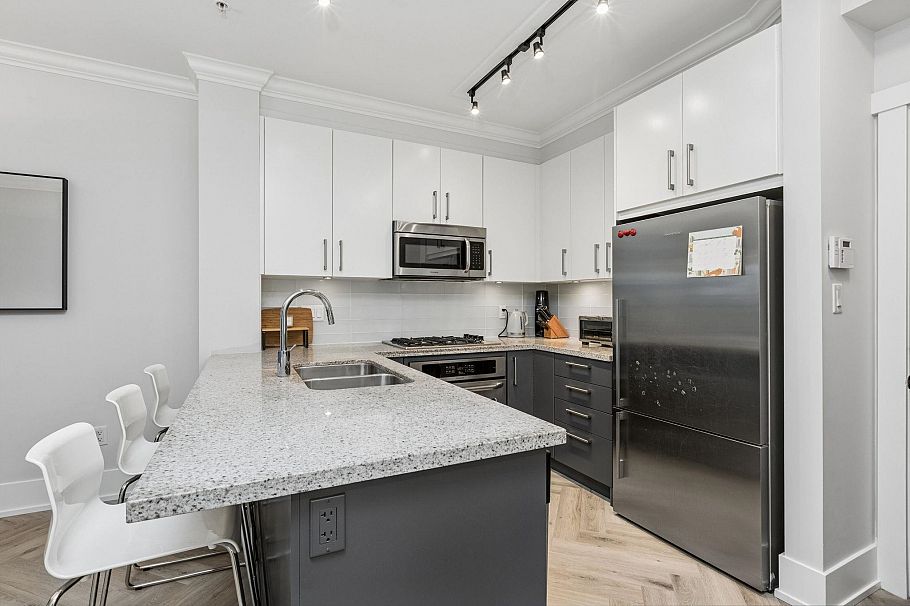 107 159 W 22nd Street North Vancouver, BC - 14