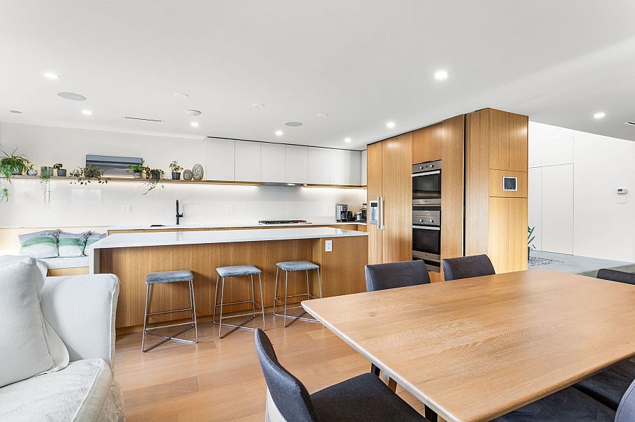 7353 Yew Street Vancouver, BC - 14