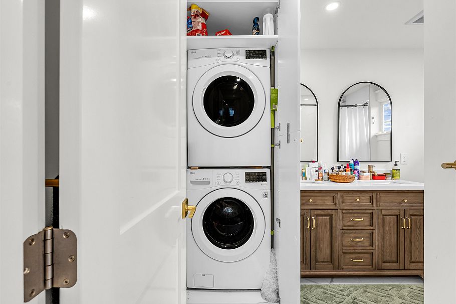 354 W 15th Avenue Vancouver, BC - 10