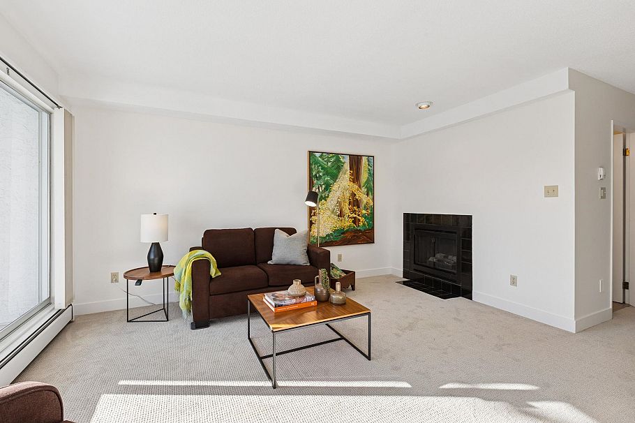 232 E 11th Street North Vancouver, BC - 6