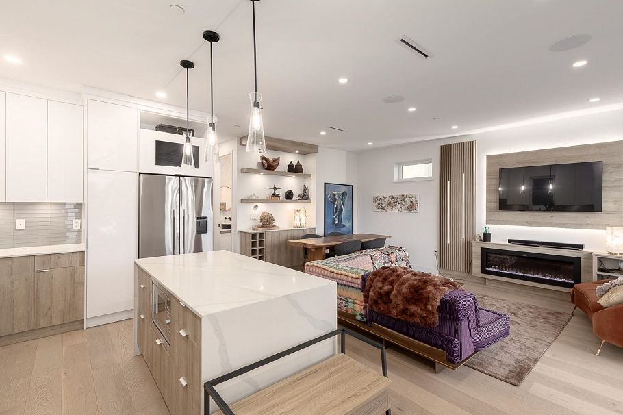 4372 W 13th Avenue Vancouver, BC - 14