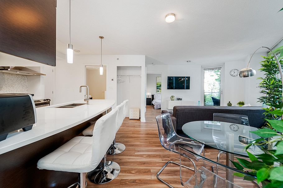301 689 Abbott Street Vancouver, BC - 6