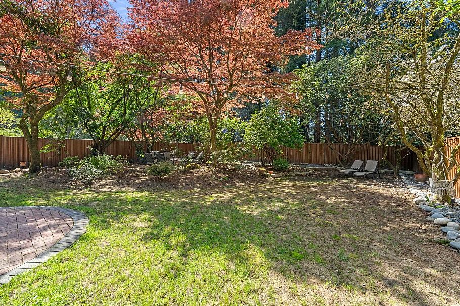 4869 Capilano Road North Vancouver, BC - 32