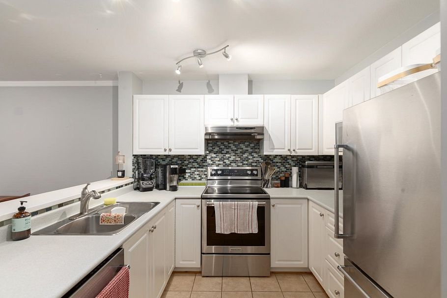 107 3038 E Kent Avenue South Vancouver, BC - 3