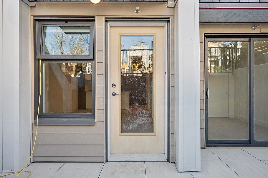 152 408 W 45th Avenue Vancouver, BC - 2