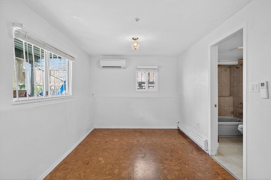 1764 Graveley Street Vancouver, BC - 37