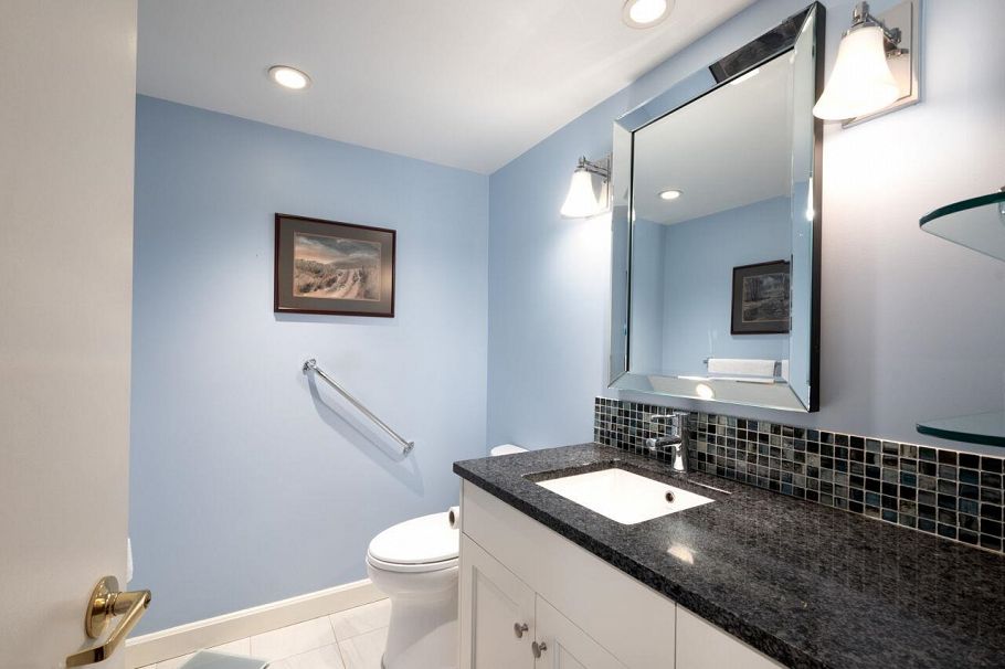 203 1696 W 10th Avenue Vancouver, BC - 21