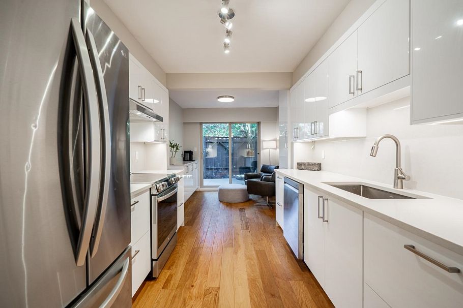 2076 Purcell Way North Vancouver, BC - 12