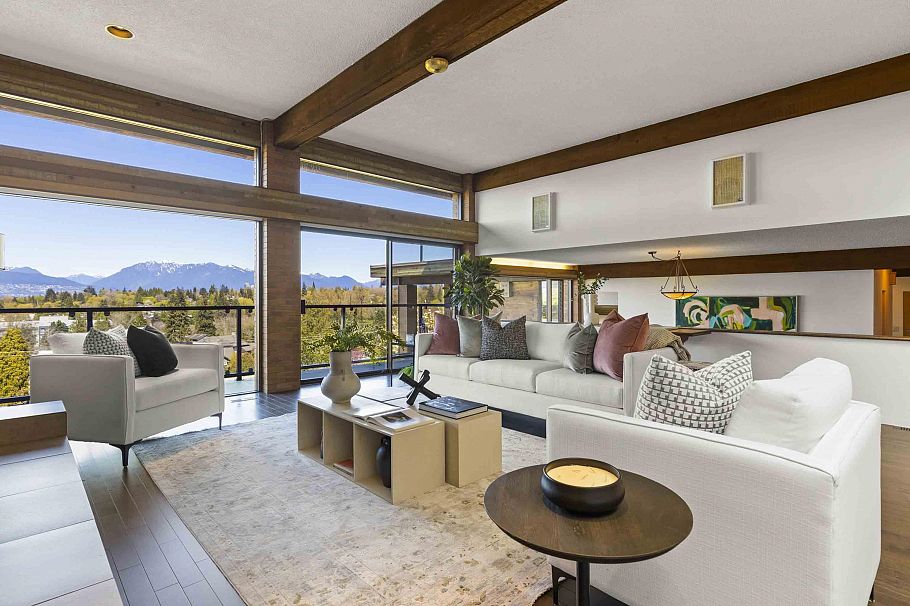 5012 Maple Street Vancouver, BC - 5