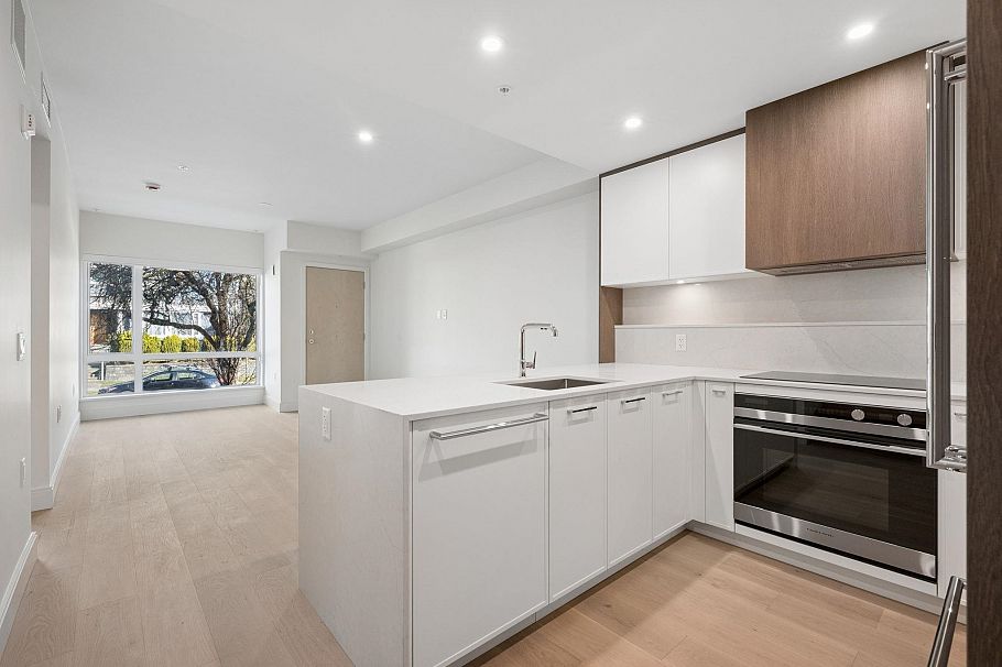 202 378 W 45th Avenue Vancouver, BC - 13