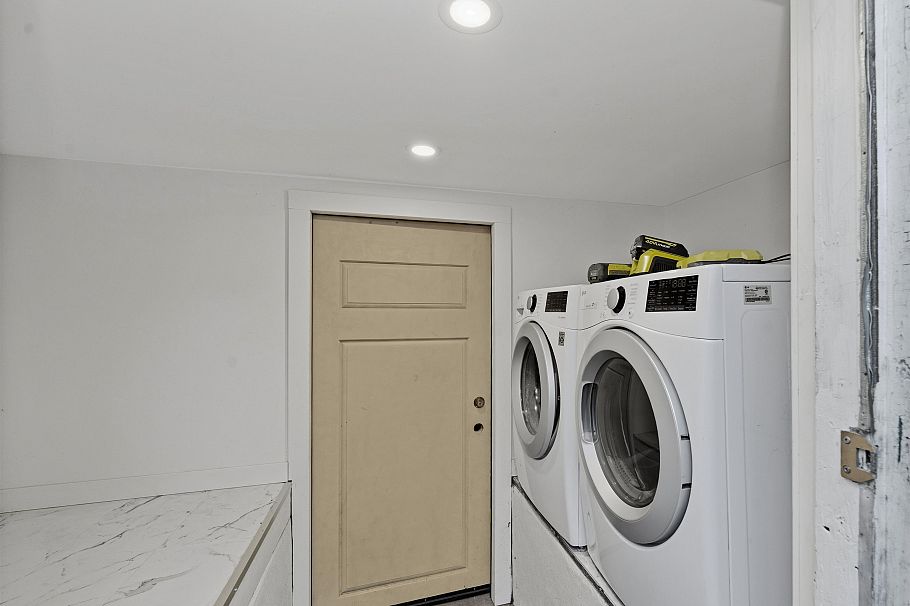 354 W 15th Avenue Vancouver, BC - 33