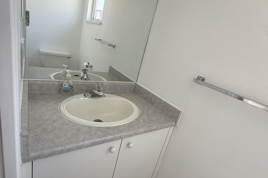 202 3683 Wellington Avenue Vancouver, BC - 8