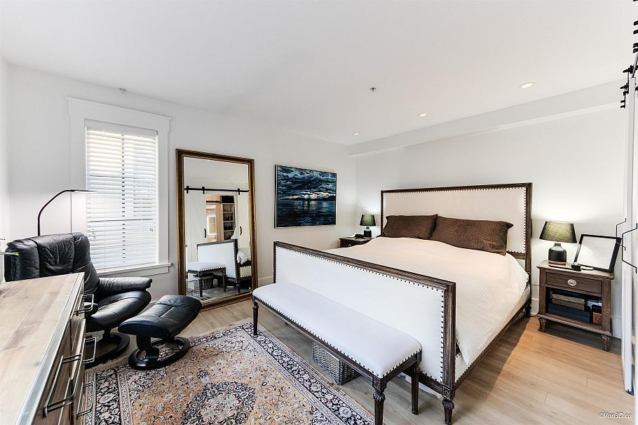 1017 W 8th Avenue Vancouver, BC - 9