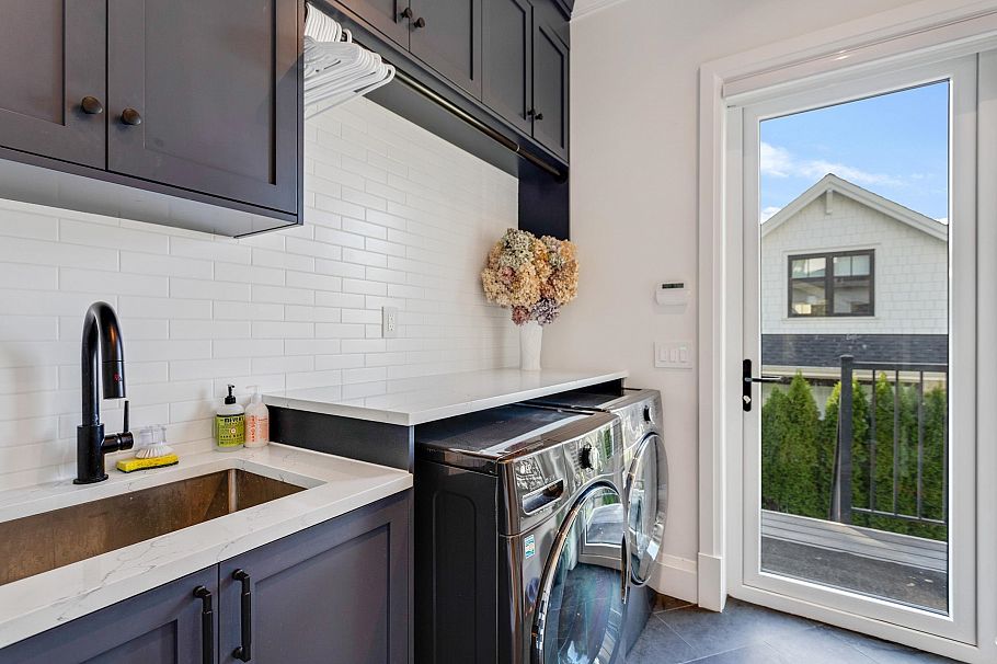 345 E 20th Street North Vancouver, BC - 18