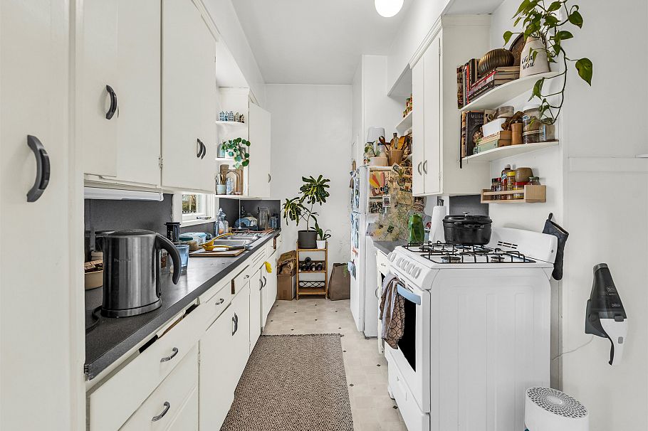 354 W 15th Avenue Vancouver, BC - 23