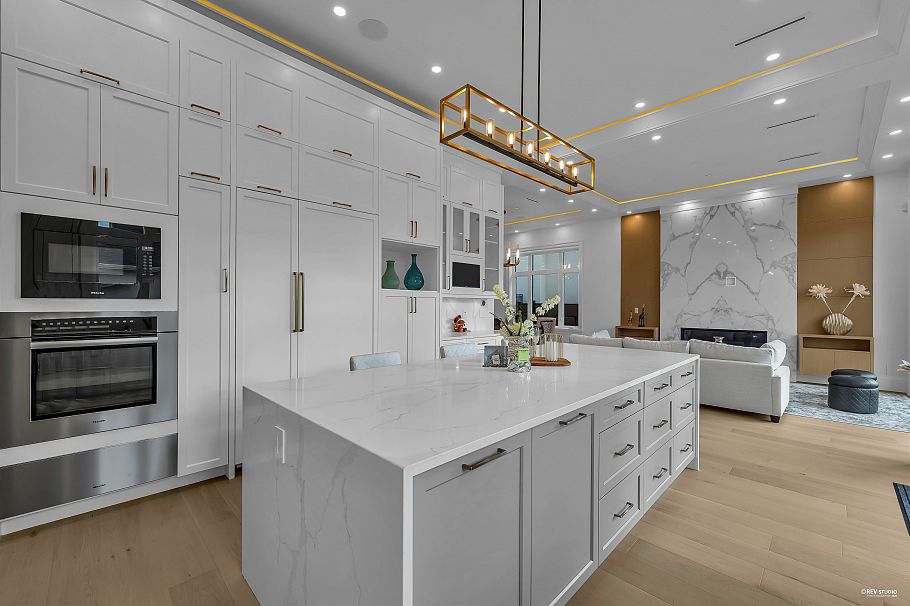 2246 W 20th Avenue Vancouver, BC - 9