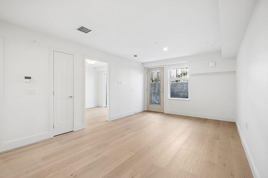 152 408 W 45th Avenue Vancouver, BC - 5