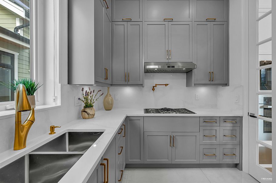 2246 W 20th Avenue Vancouver, BC - 11