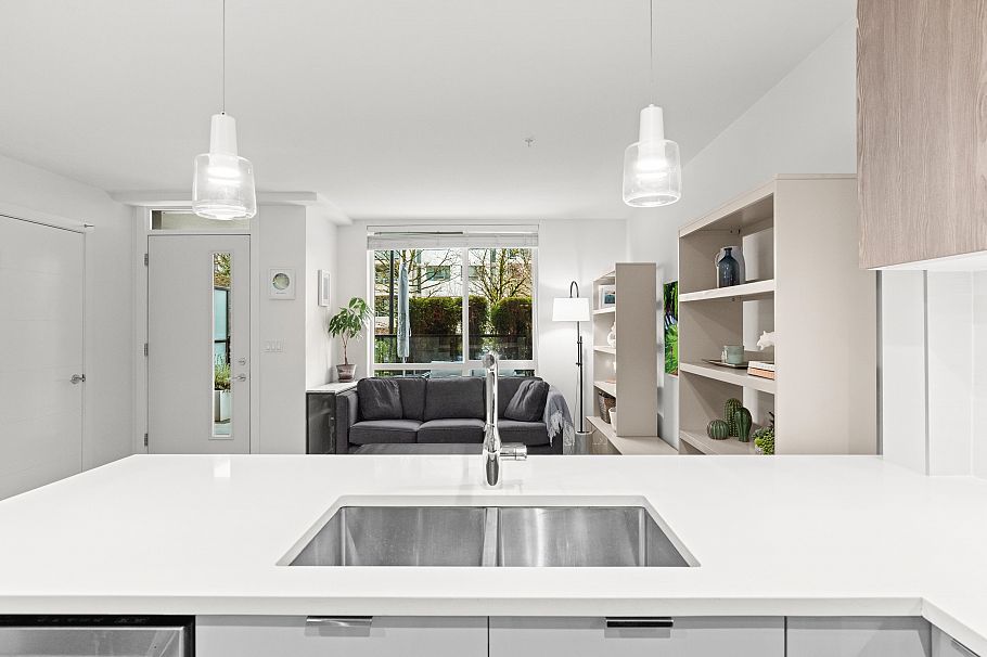 TH5 128 E 8th Street North Vancouver, BC - 8