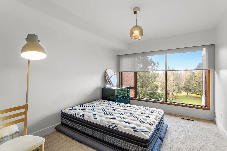 7353 Yew Street Vancouver, BC - 27