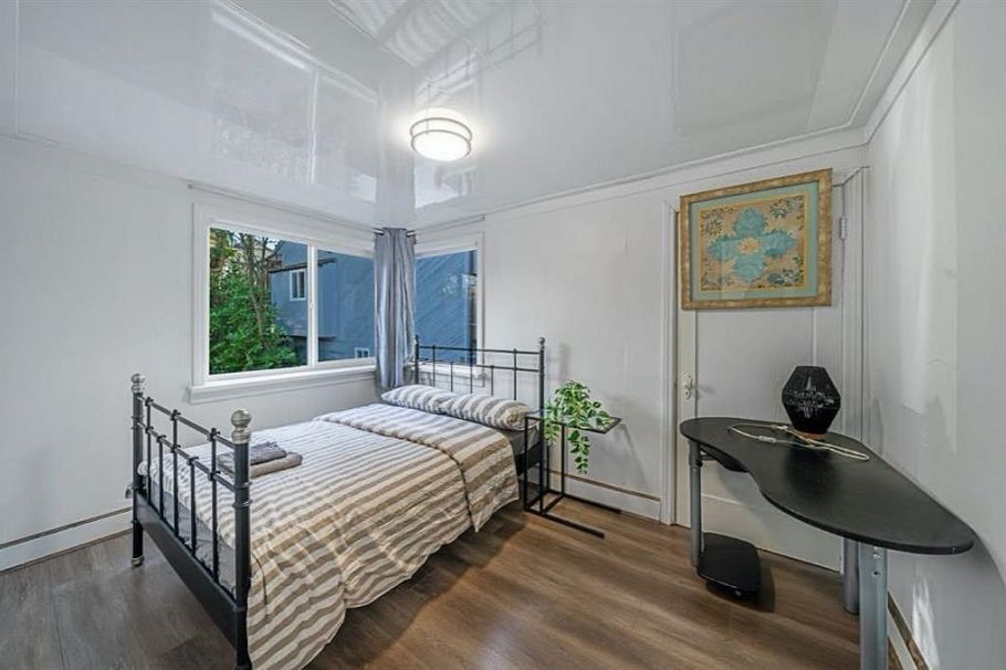 3694 W 16th Avenue Vancouver, BC - 10