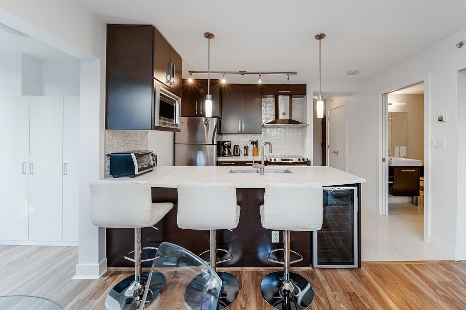 301 689 Abbott Street Vancouver, BC - 4