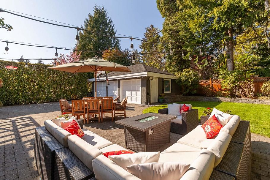 3557 W 36th Avenue Vancouver, BC - 36