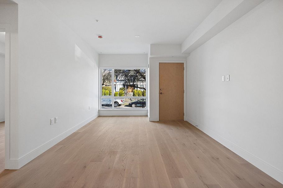 202 378 W 45th Avenue Vancouver, BC - 5